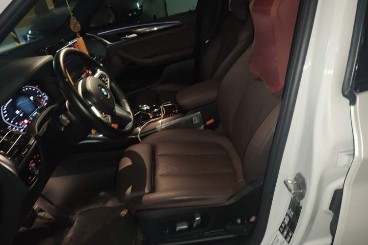 Used BMW X3 2022 Second Facelift xDrive30i Luxury Edition M Night Sky Package Left Front Seat