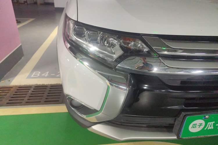 Used Mitsubishi Outlander 2018 2.4L 4x4 Luxury Edition 7-Seater