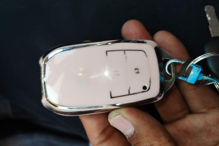 Used Toyota RAV4 2016 2.0L CVT Two-Wheel Drive Comfort Edition China V Standard
