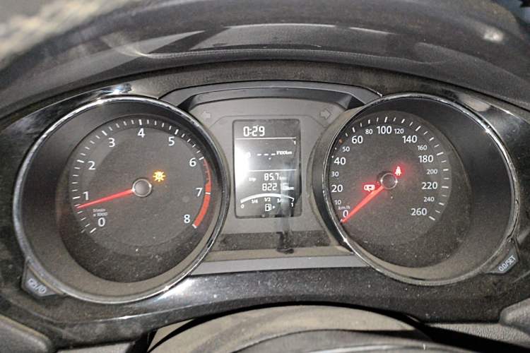 Used Volkswagen Sagitar 2018 1.6L Manual Comfort Model Instrument Cluster