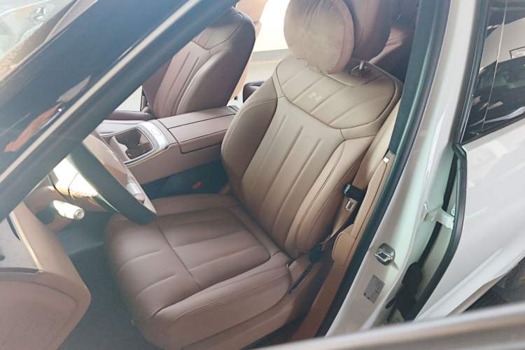 Used ONVO Luxeed L90 2025 Model—Max Six-Seater Version
