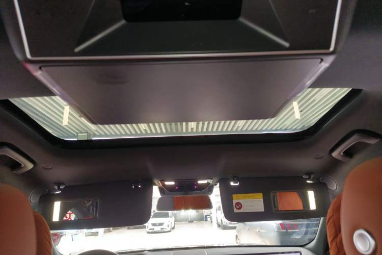 Used Li Auto L8 2023 Pro Model
