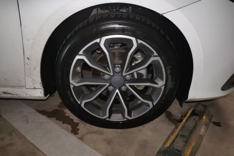 Used Geely Auto Binray 2021 1.4T CVT Asian Games Edition Right Front Wheel Hub