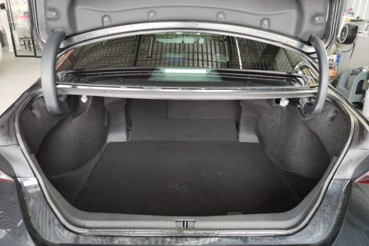 Used Toyota Avalon 2023 Dual-Engine 2.5L Luxury Edition