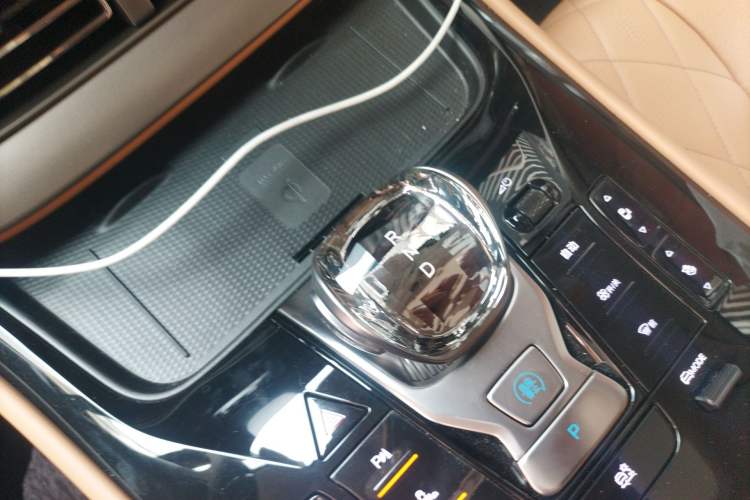 Used Denza D9 2024 DM-i 980 Four-Wheel Drive Prestige Model Gear Lever