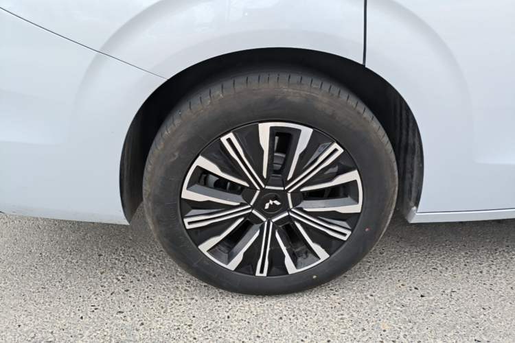 Used Wuling Starlight 730 2025 Model Pure Electric 500km Luxury Edition