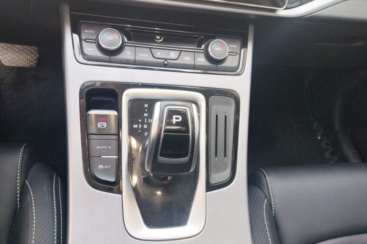 Used Geely Auto Emgrand X7 Sport 2021 Million Edition 1.8TD DCT Two-Wheel Drive Comfort Model
