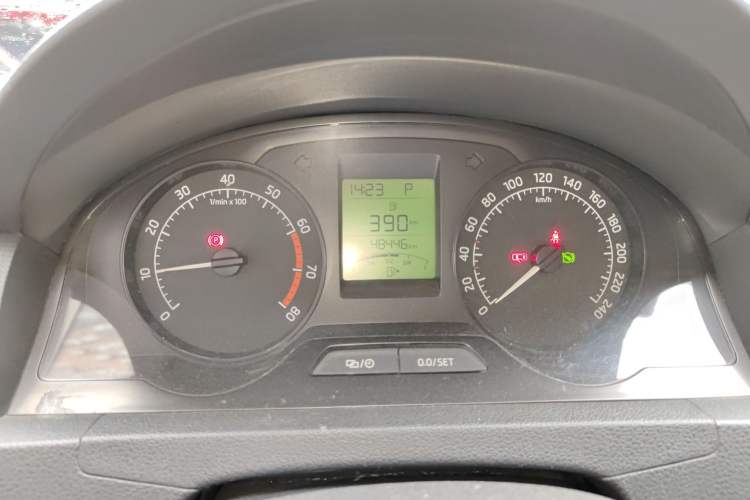 Used Skoda Rapid 2015 1.6L Automatic Smart Selection Model