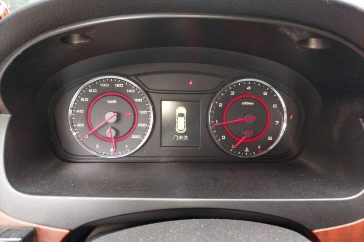 Used SAIC MAXUS G10 2014 2.0T Automatic Elite Edition