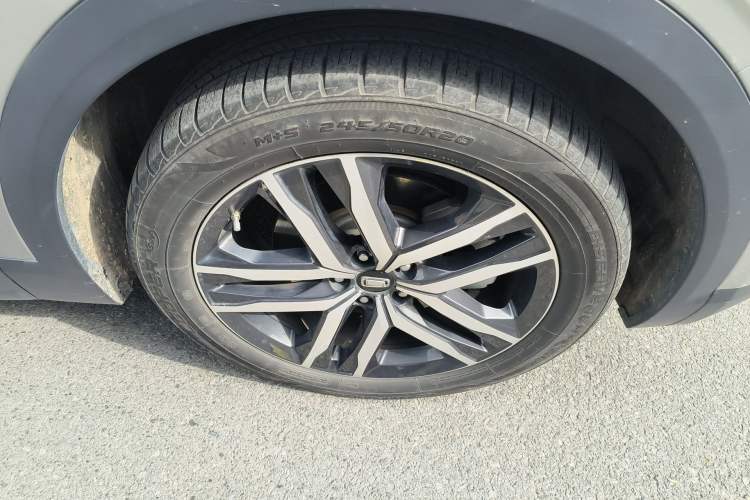 Used Bestune T99 2022 20TD Automatic Luxury Edition Right Front Wheel Hub