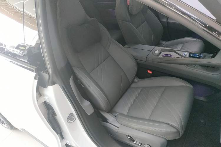 Used Zeekr 001 2024 YOU Edition 100 kWh All-Wheel Drive