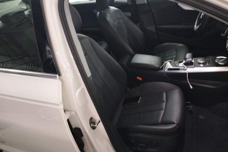 Used Audi A4L 2019 40 TFSI Fashion Version China V
