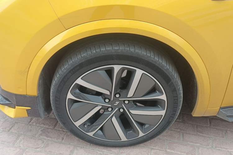 Used Li Auto L9 2022 Max model Left Front Wheel Hub