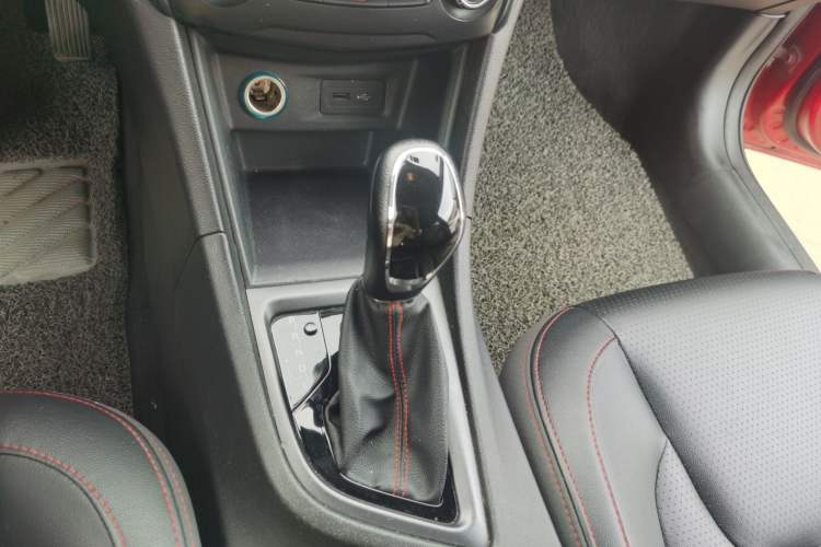 Used Chery Arrizo 5 2017 1.5L CVT Trendsetting Edition Gear Lever