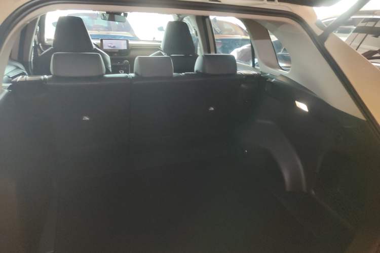 Used Toyota RAV4 2023 2.0L CVT Two-Wheel Drive 20th Anniversary Platinum Edition
