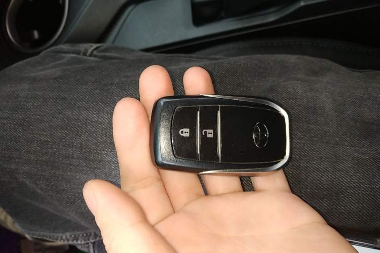 Used Toyota RAV4 2016 2.0L CVT Two-Wheel Drive Fashion Edition China V Standard