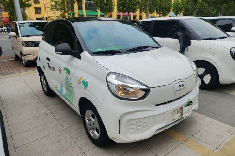 Used Roewe Clever 2021 302 km New Four-Seater Super-Efficient Version Front Right 45 Deg