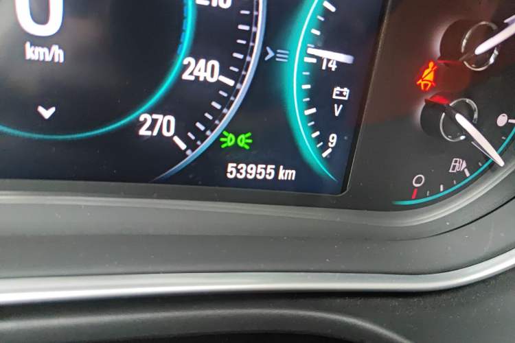 Used Buick Regal 2015 1.6T Elite Tech Model Odometer Close Up