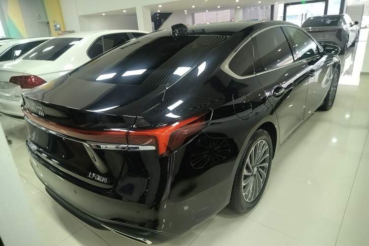 Used Buick LaCrosse 2024 28T Luxury Edition Rear Right 45 Deg