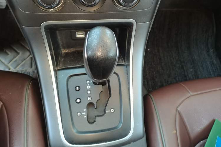 Used Citroen C4 Sega 2016 1.6L Automatic Comfort Model Gear Lever