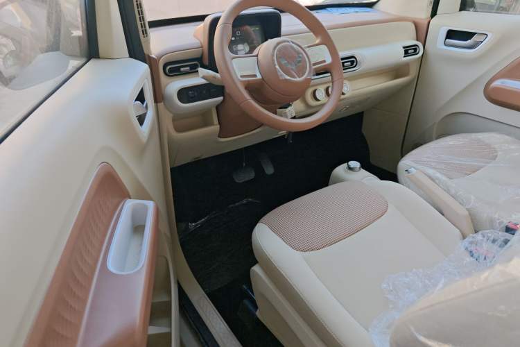 Used Wuling Hongguang MINIEV 2024 3rd Generation 215km Youth Edition