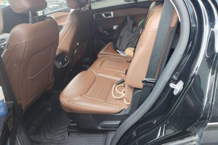 Used Ford Explorer 2023 EcoBoost 285 Four-Wheel Drive Stylish Plus Version 7 Seats
