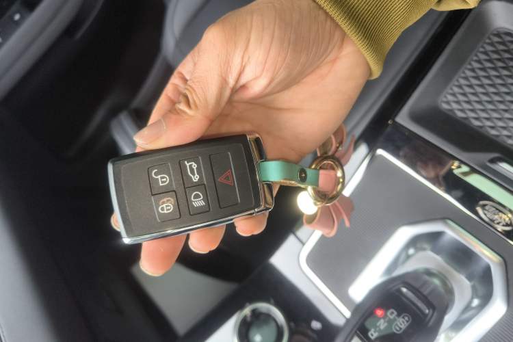 Used Land Rover Range Rover Evoque 2020 249 PS R-DYNAMIC S Blackened Sport Technology Edition