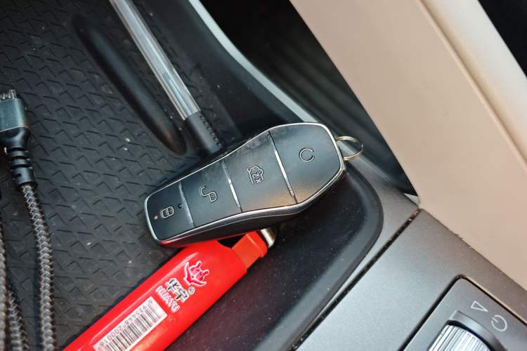 Used BYD Yuan UP 2024 401KM Leading Edition Vehicle Key