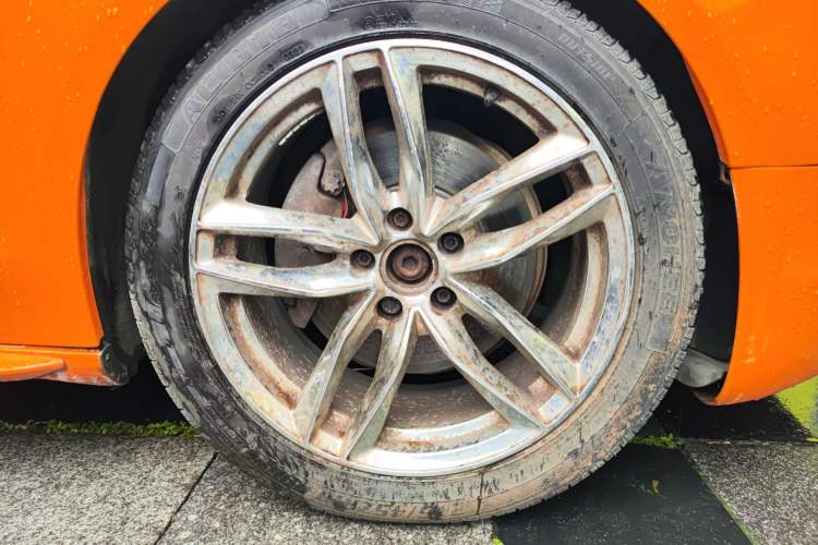 Used Audi A5 2010 2.0TFSI Coupe Right Front Wheel Hub