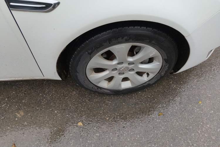 Used Buick Regal 2014 2.0L Elite Fashion Edition Right Front Wheel Hub