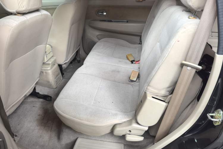 Used FAW Senya M80 2009 1.5L Automatic 7-Seater Luxury Version