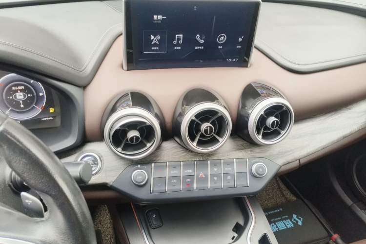 Used Wey VV7 2019 Upgraded Model 2.0T Flagship Version China V Standard Audio And AC Panel