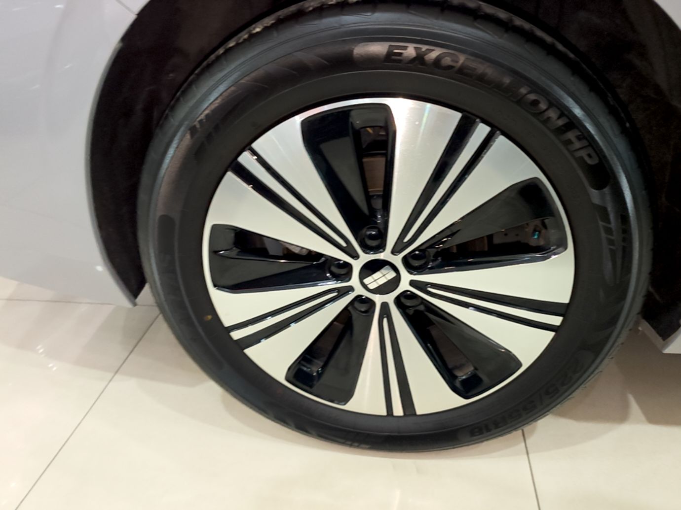 Geely Galaxy A7 2025 Model EM-i 150km Exploration+ Edition — снимка 11