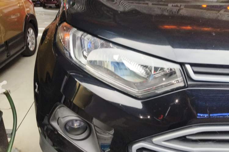 Used Ford EcoSport 2013 1.5L Automatic Fashion Model Right Front Headlight