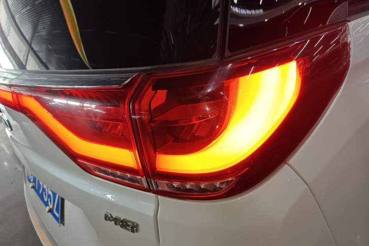 Used GAC Trumpchi M8 2023 Lingxiu Series 390T Deluxe Edition Exterior 3