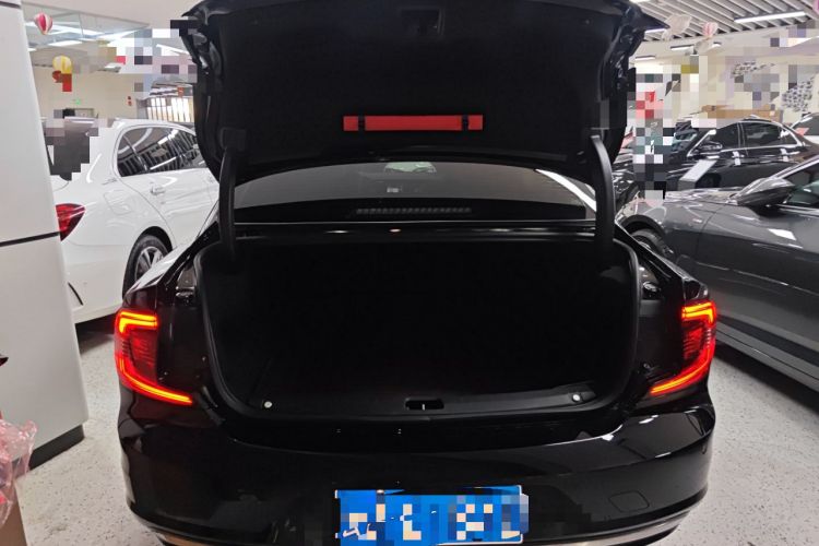 Used Volvo S90 2024 B5 Zhiyi Luxury Edition