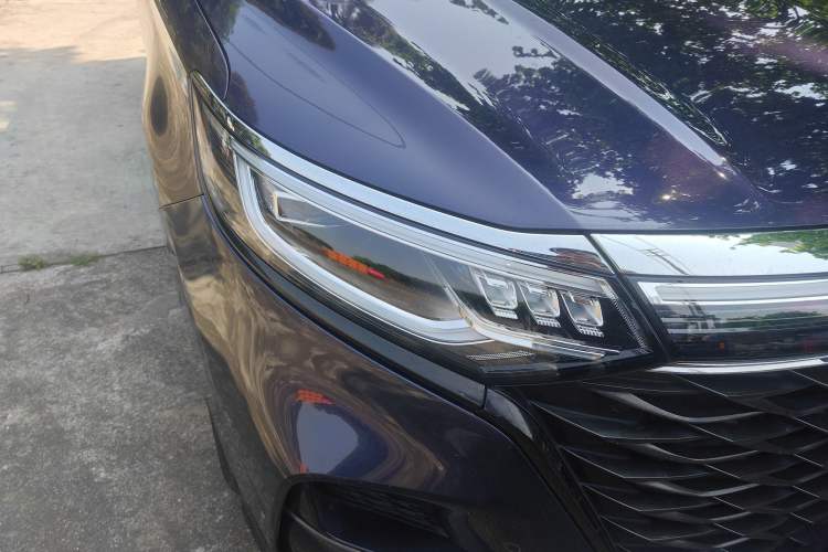 Used Roewe iMAX8 2021 400TGI Supreme Series Prestige Edition
