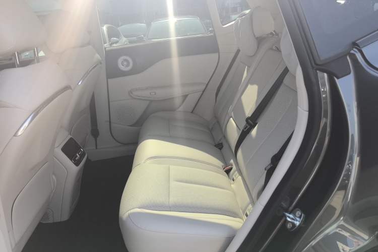 Used VOYAH COURAGE 2025 Model Rear-Drive Qiankun Edition Left Rear Seat