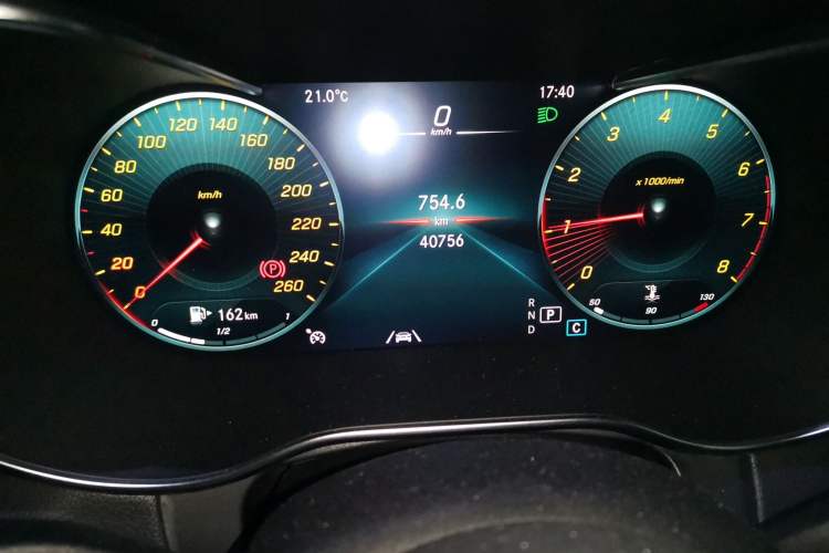 Used Mercedes-Benz GLC 2020 Facelift GLC 300 L 4MATIC Dynamic Edition Odometer Close Up