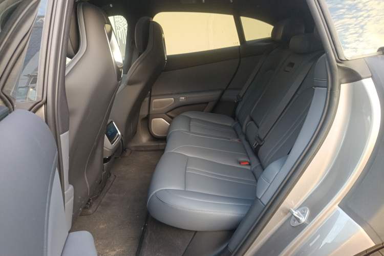 Used Xiaomi Auto YU7 2025 Ultra-Long Range All-Wheel Drive Pro Version
