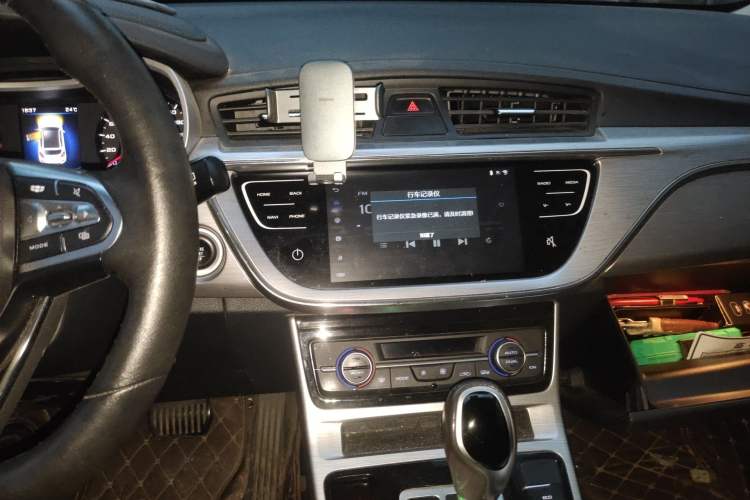 Used Geely Auto Emgrand GS 2019 1.4T CVT Edition Audio And AC Panel