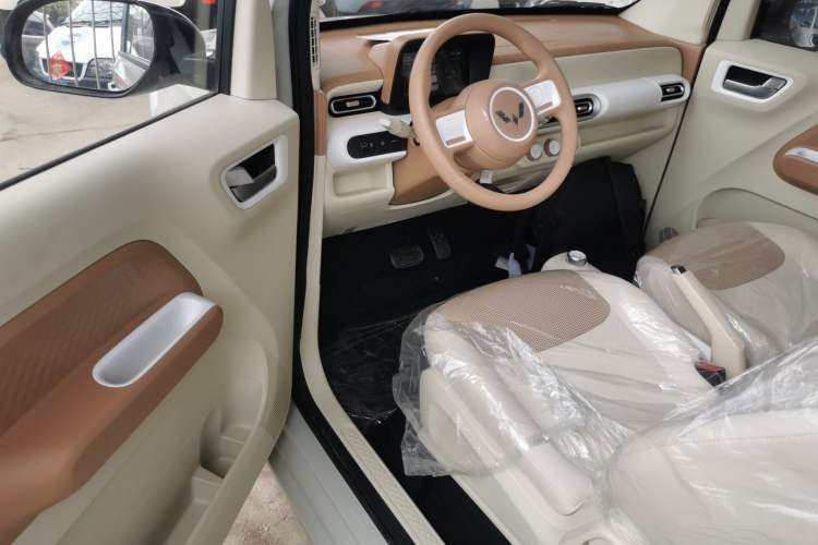 Used Wuling Hongguang MINIEV 2024 3rd Generation 215km Youth Edition
