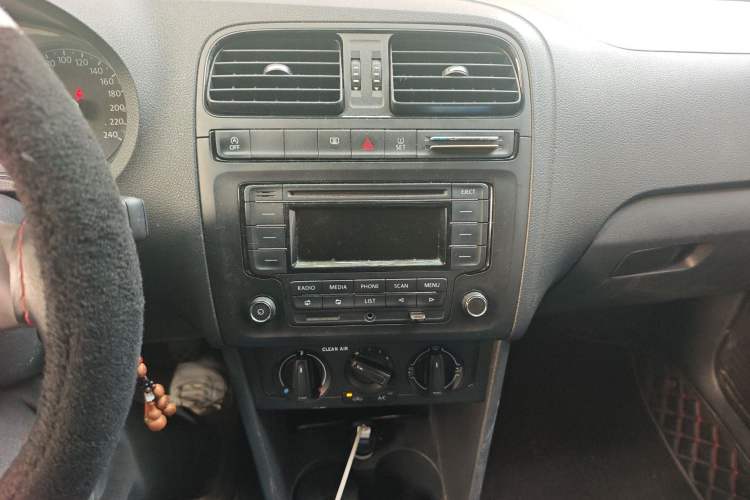 Used Volkswagen Polo 2018 1.5L Manual Drive-Comfort Model Audio And AC Panel