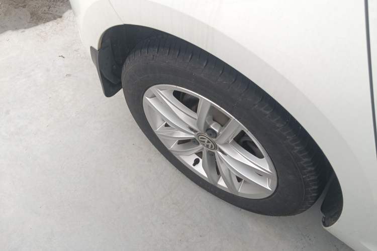 Used Volkswagen Golf 2019 280TSI DSG Comfort Version China VI Standard Right Rear Wheel Hub