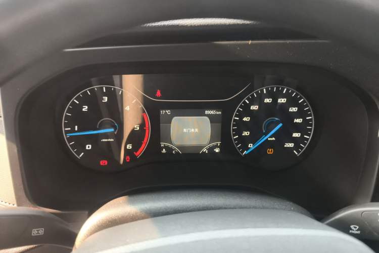 Used JMC Fushun 2022 2.0T Manual Multi-Function Passenger Vehicle Short Wheelbase Low Roof 6-Seater