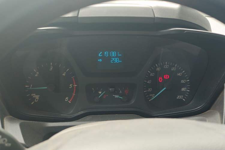 Used Ford Transit 2017 2.0T Diesel Multi-Function Commercial Vehicle Mid-Drive Mid-Roof China V Standard