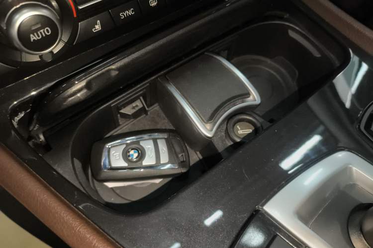 Used BMW 5 Series GT 2015 528i Luxury Edition