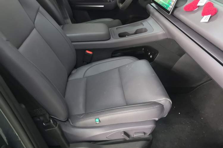 Used Leapmotor C16 2024 Range-Extended 200 Luxury Edition Right Front Seat