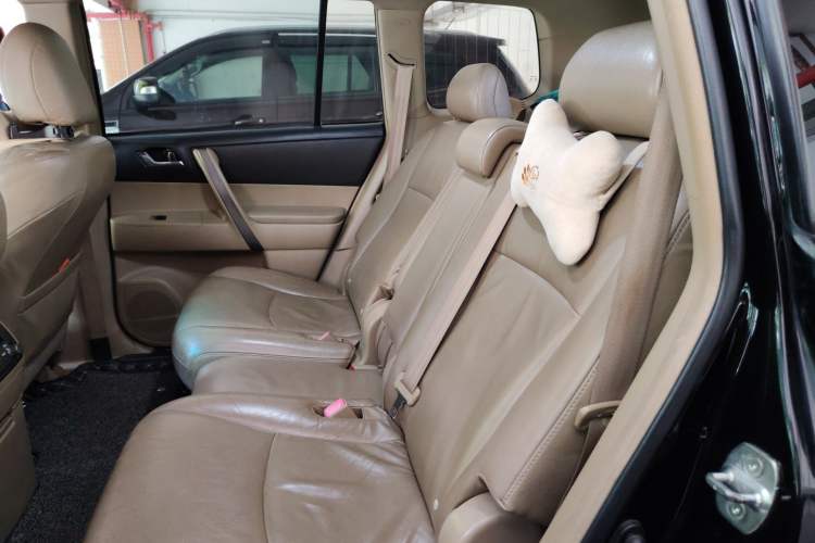 Used Toyota Highlander 2009 2.7L Two-Wheel Drive 7-Seater Luxury Edition Left Rear Seat