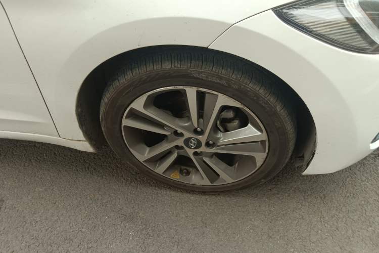 Used Hyundai Elantra (6th Generation / Lingdong) 2016 1.6L Automatic ZhiXuan – Elite Version Right Front Wheel Hub